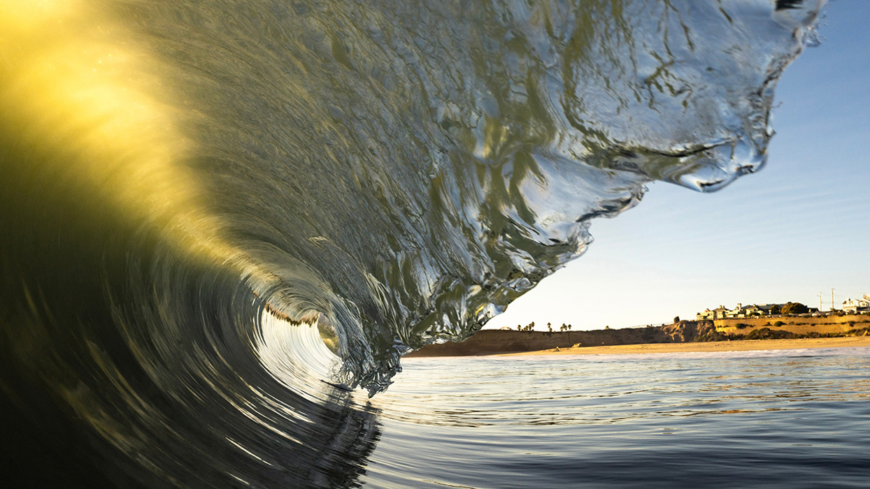 Crashing wave