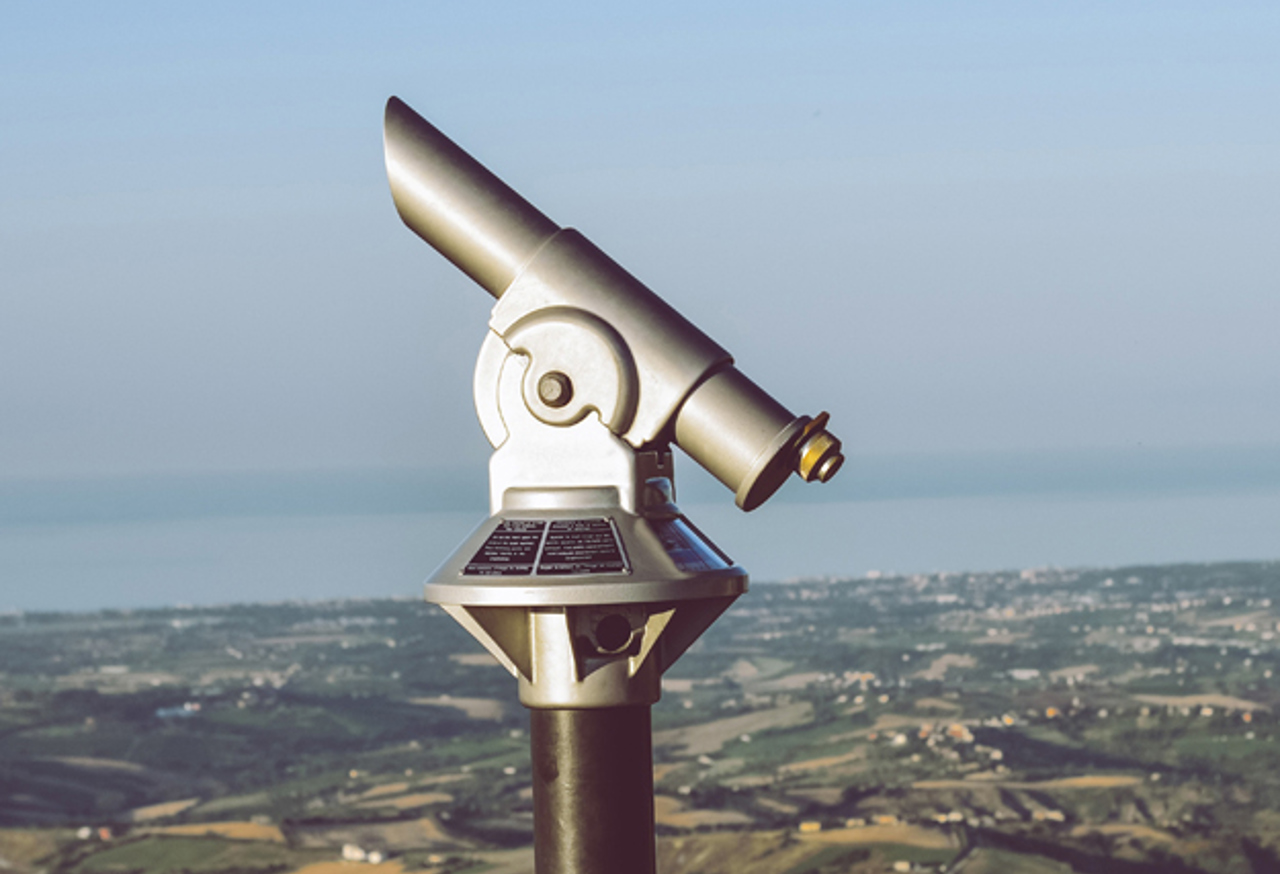 Tourist binoculars